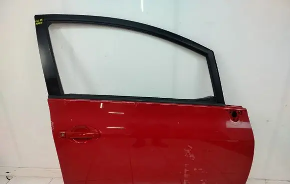Toyota Auris 150 Front door 13L15