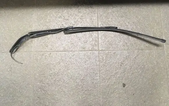 Mercedes-Benz Sprinter W906 Front wiper blade arm 9068200644