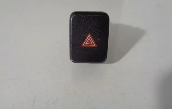 Toyota Auris E180 Hazard light switch 8433202190