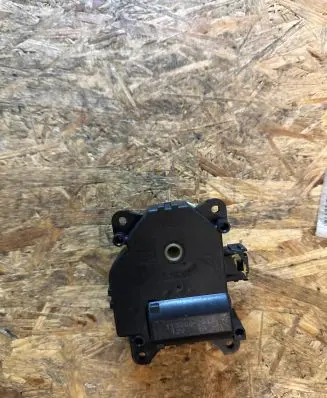 Toyota Auris 150 Air flap motor/actuator 1138002840