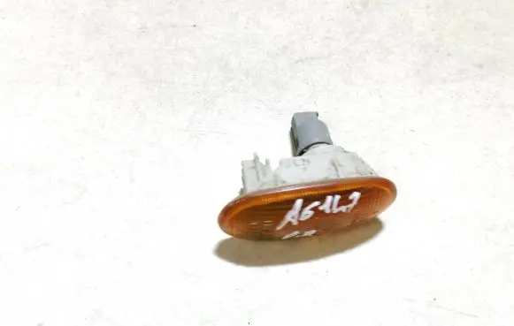 Mitsubishi Lancer Front fender indicator light