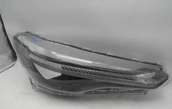 Toyota Corolla Cross Headlight/headlamp 8110A16810