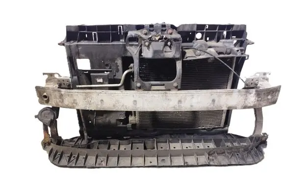 Peugeot 208 I Coolant radiator 9672502680 9673271680 9674813580