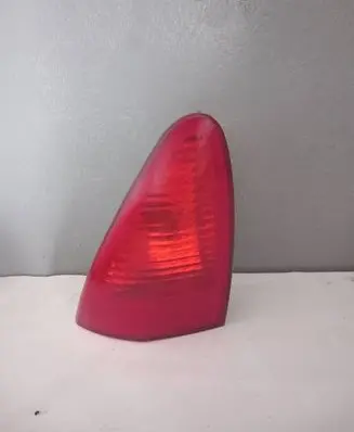 Alfa Romeo 147 Tailgate rear/tail lights 46747825 103320010