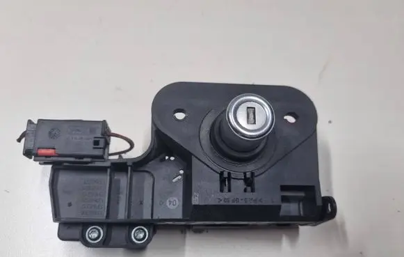 Opel Meriva A Tailgate exterior lock 09183495 31032004F 33505603