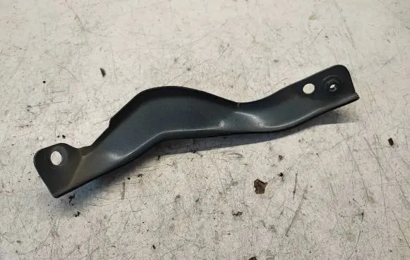 Chevrolet Camaro Fender mounting bracket 23438029