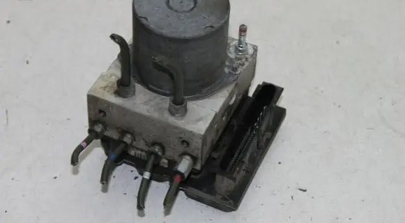 Toyota Avensis T270 ABS Pump 4454005120