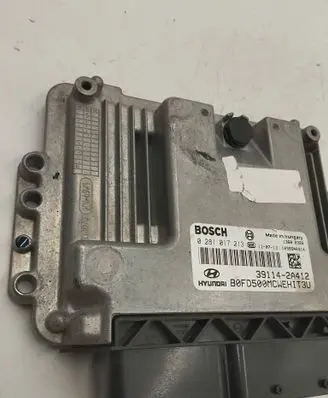 Hyundai i30 Engine control unit/module 0281017213 391142A412 1039S46914