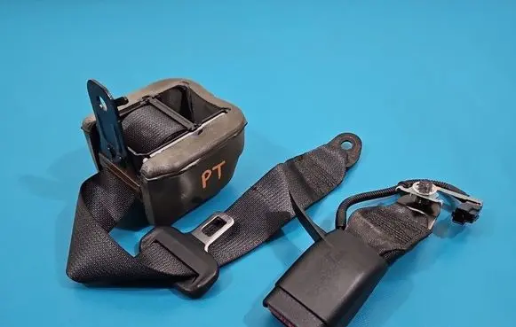 Toyota Auris E180 Rear seatbelt 7336002750 IMPRK1540956