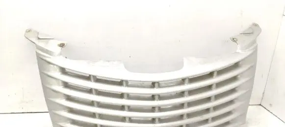 Chrysler PT Cruiser Front bumper upper radiator grill