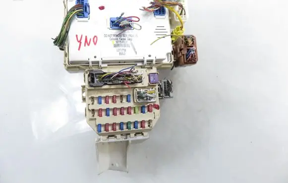 Fiat Sedici Central body control module 3677055L01