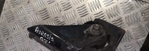 Toyota Avensis T270 Engine mount bracket