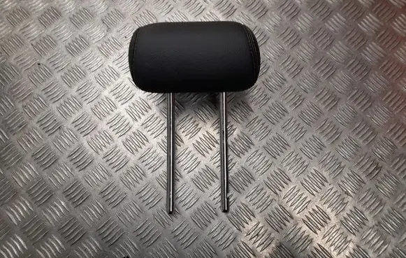 Mercedes-Benz GLE W167 Rear seat headrest 555