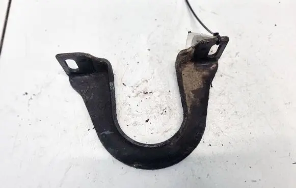 Engine mounting bracket