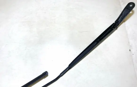 Citroen DS3 Front wiper blade arm 9683829080