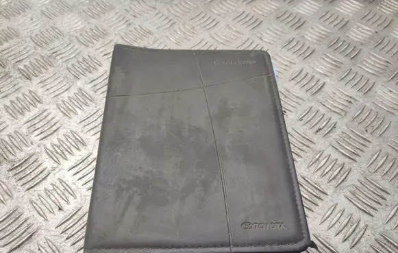 Toyota Corolla Verso AR10 Owners service history hand book 