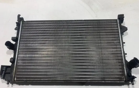 Opel Signum Coolant radiator D7X031TT TH042K35