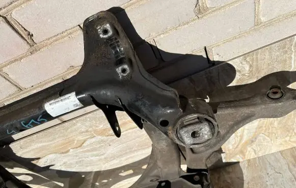 Audi Q7 4L Front subframe 7L0400025