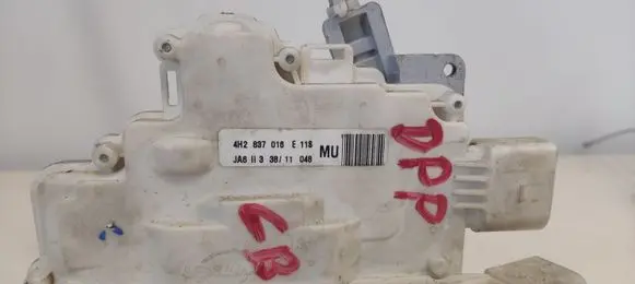 Audi A8 S8 D4 4H Front door lock 4H2837016E