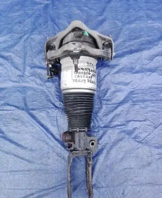 Volkswagen Touareg I Front shock absorber/damper