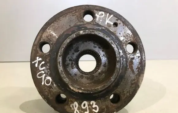 Volvo XC90 Front wheel bearing hub 
