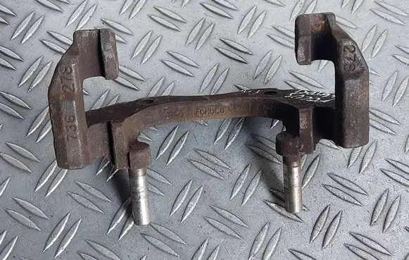 Ford Focus Front brake pad spring 736278