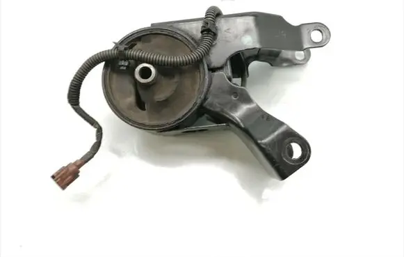 Nissan Murano Z50 Engine mount bracket