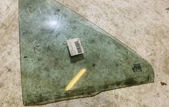 Seat Toledo I (1L) Rear vent window glass 