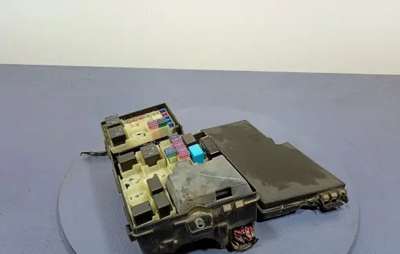 Mazda 3 I Fuse box set BP4K-66767