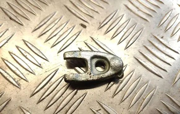 Nissan Pulsar Fuel Injector clamp holder