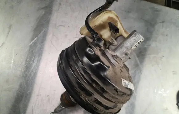 Audi A6 S6 C5 4B Brake booster 8E0612105N P47P