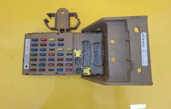 Subaru Forester SF Fuse box set 82201FG010