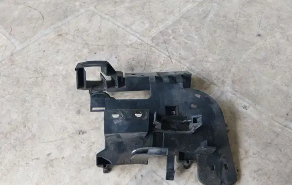Volkswagen PASSAT B8 Other engine bay part 5Q0971615P