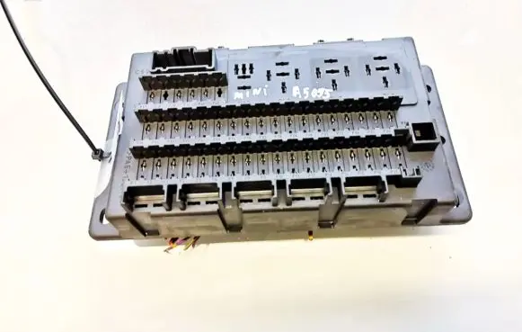 Mini One - Cooper R50 - 53 Fuse box set 154539120702 518030317
