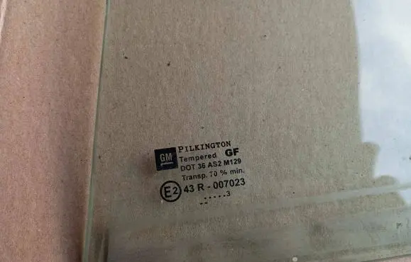 Opel Signum Rear vent window glass 43R007023 DOT36AS2M129