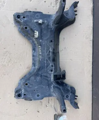 Peugeot 3008 I Front subframe