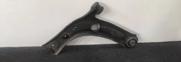 Volkswagen Touran III Front lower control arm/wishbone