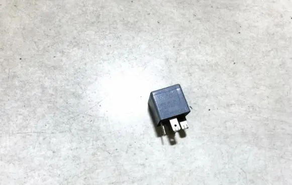 Volkswagen PASSAT B5 Other relay 8d0951253a v23134b52x301