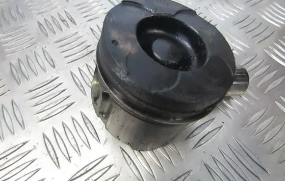 Opel Astra H Piston 