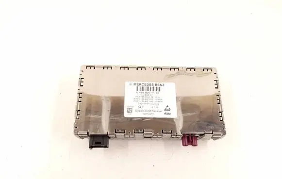 Mercedes-Benz SLK R172 Aerial antenna amplifier 1669001105 1669003407