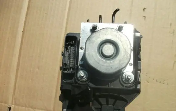 Mercedes-Benz B W246 W242 ABS Pump A0084317512