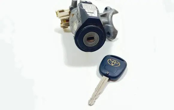 Toyota Yaris Ignition lock 897835210 2842102135