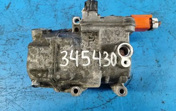 Toyota Prius (XW30) Air conditioning (A/C) compressor (pump) 8837047060