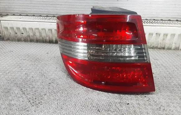 Mercedes-Benz B W245 Rear/tail lights 27520117