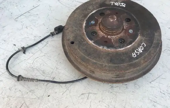 Opel Corsa D Rear wheel hub spindle/knuckle B752