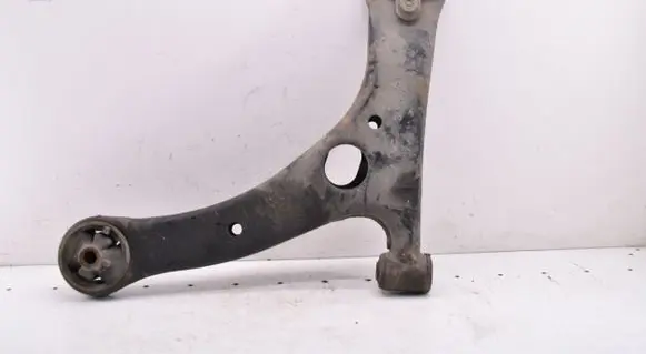 Toyota Prius (XW20) Front lower control arm/wishbone