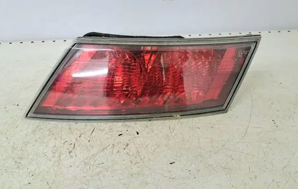 Tailgate rear/tail lights