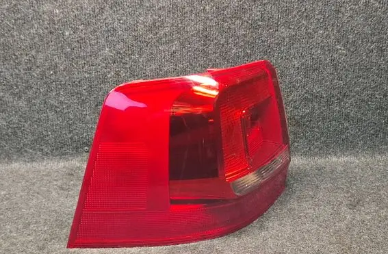 Volkswagen Sharan Rear/tail lights 7N0945095G