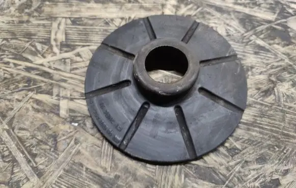 Opel Astra J Front coil spring rubber mount 9053849696