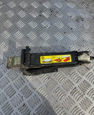 Volkswagen PASSAT B5 Lift Jack 357011031D